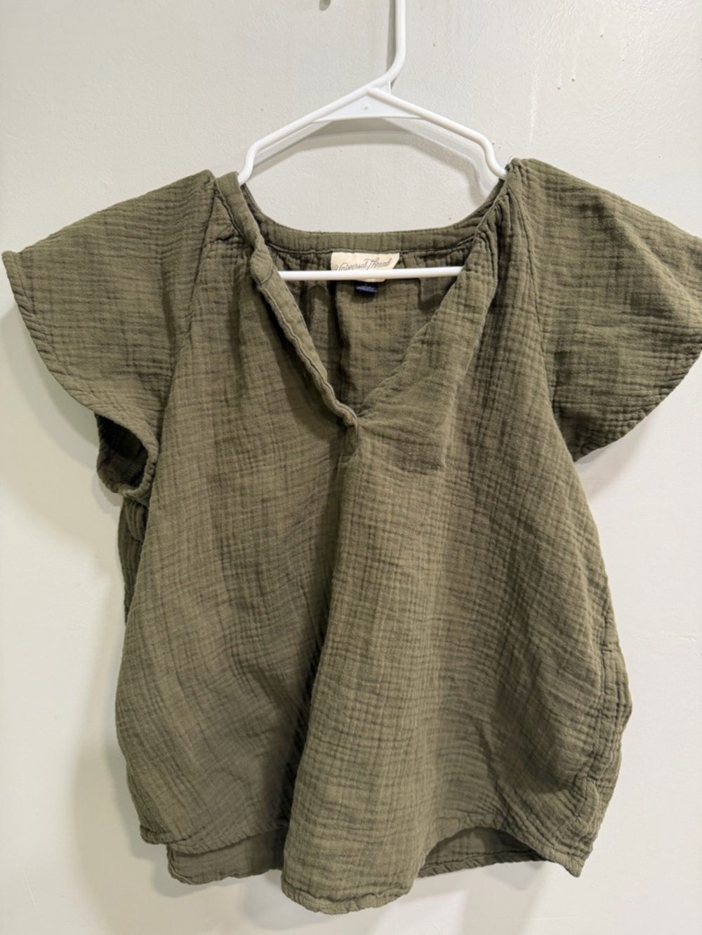 Universal Thread Olive Gauze Flutter-Sleeve Split V Top
